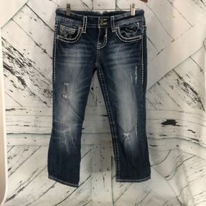 Vigoss size 3 4 3/4 distressed capri Jeans